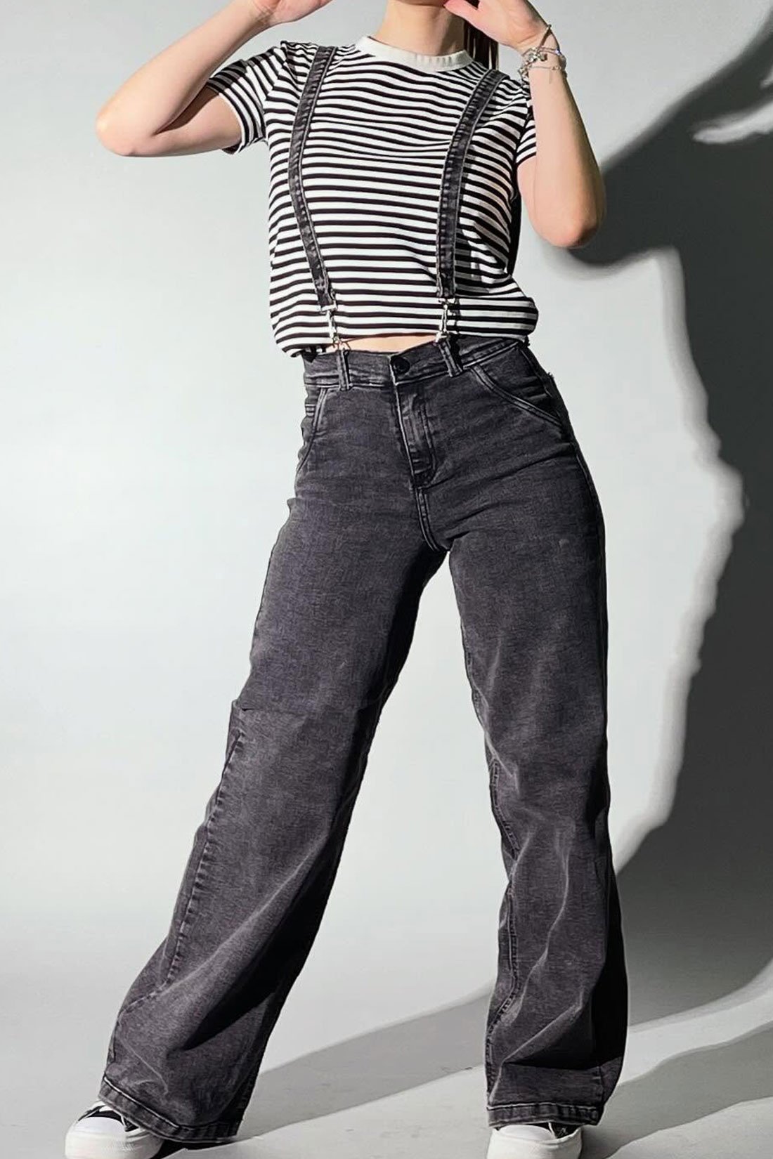 PANTALON CON TIRA